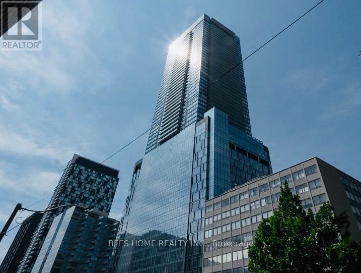 4703 - 488 UNIVERSITY AVENUE, Toronto, Ontario