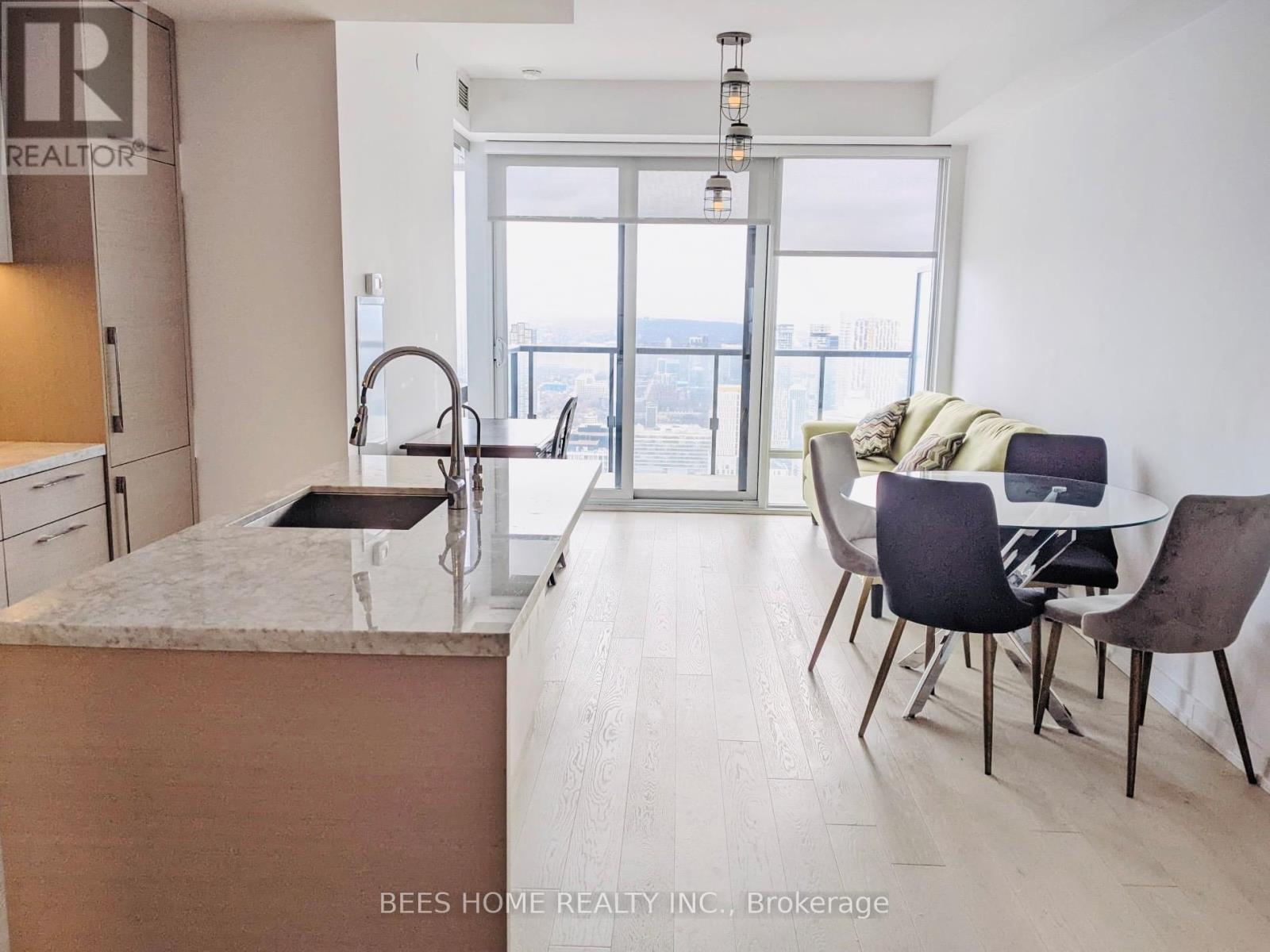 4703 - 488 University Avenue, Toronto, Ontario  M5G 0C1 - Photo 2 - C12498466