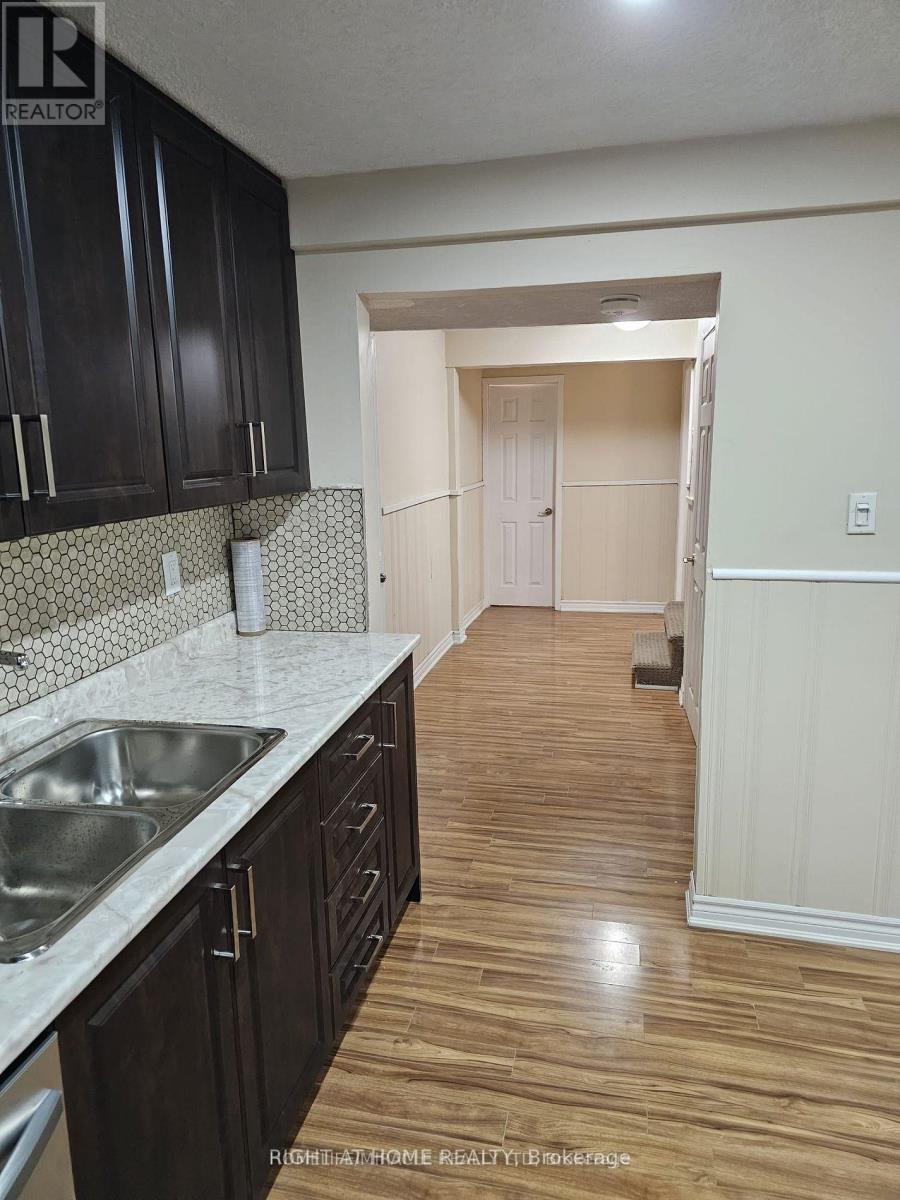 Bsmt - 730 Sheppard Avenue, Pickering, Ontario  L1V 1G5 - Photo 4 - E12498454