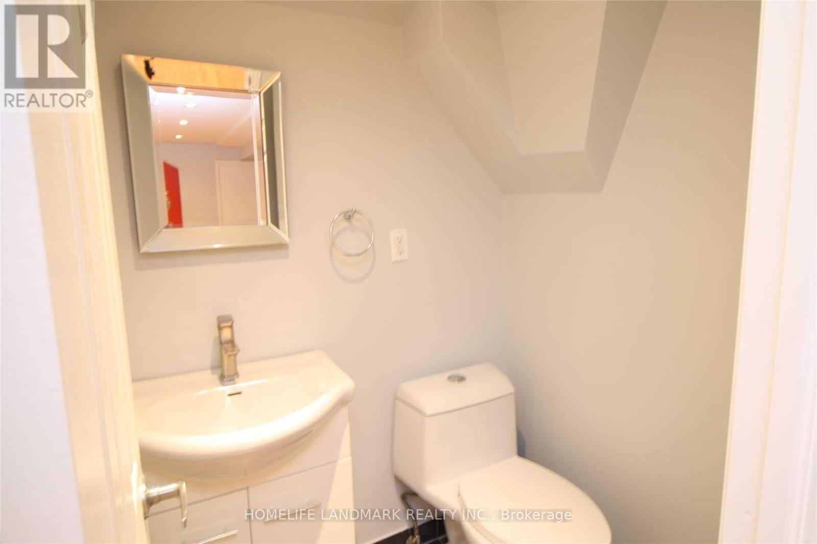 Lower - 21 Marsh Street, Richmond Hill, Ontario  L4C 7P2 - Photo 6 - N12498462