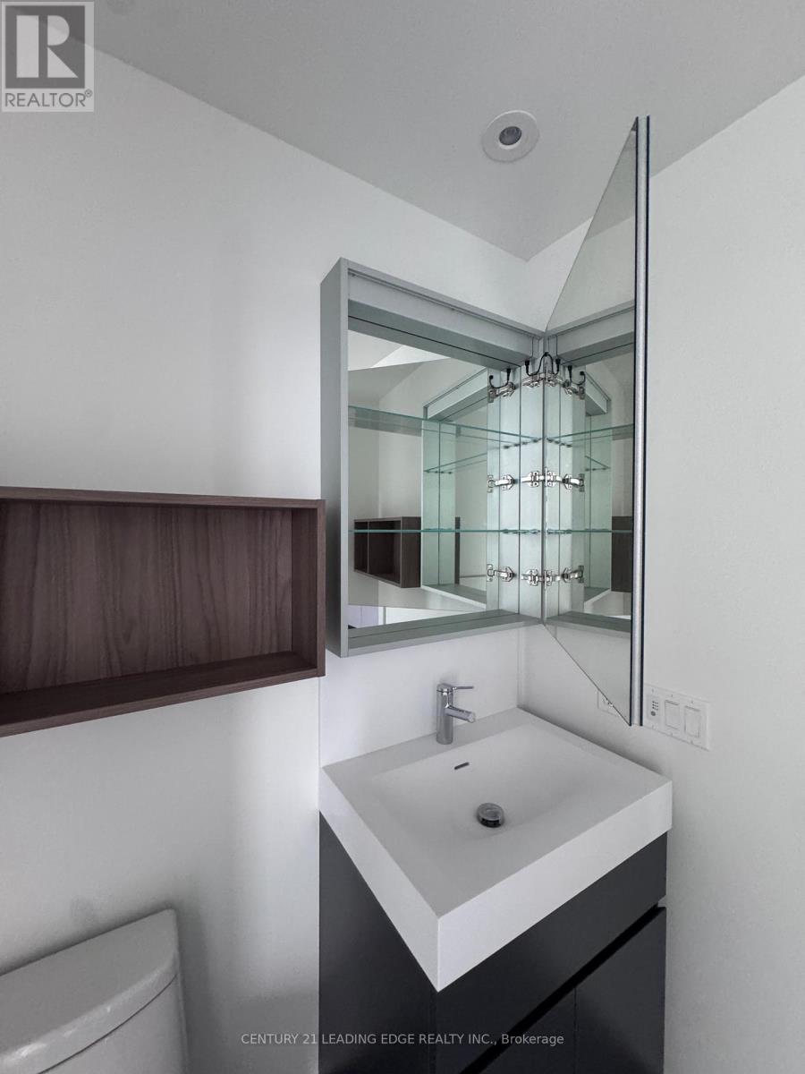 39 Mary Street, Barrie (City Centre), Ontario  L4N 1S9 - Photo 11 - S12498444