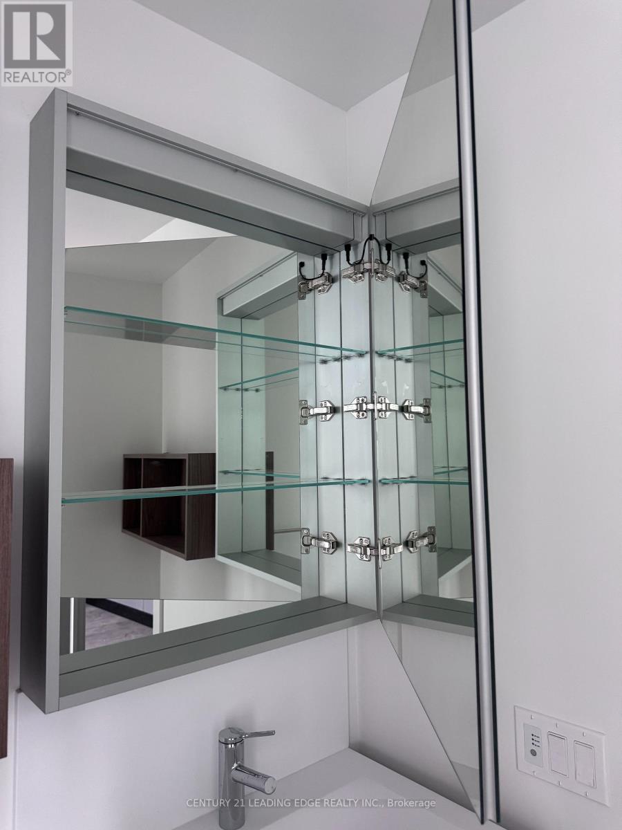 39 Mary Street, Barrie (City Centre), Ontario  L4N 1S9 - Photo 14 - S12498444