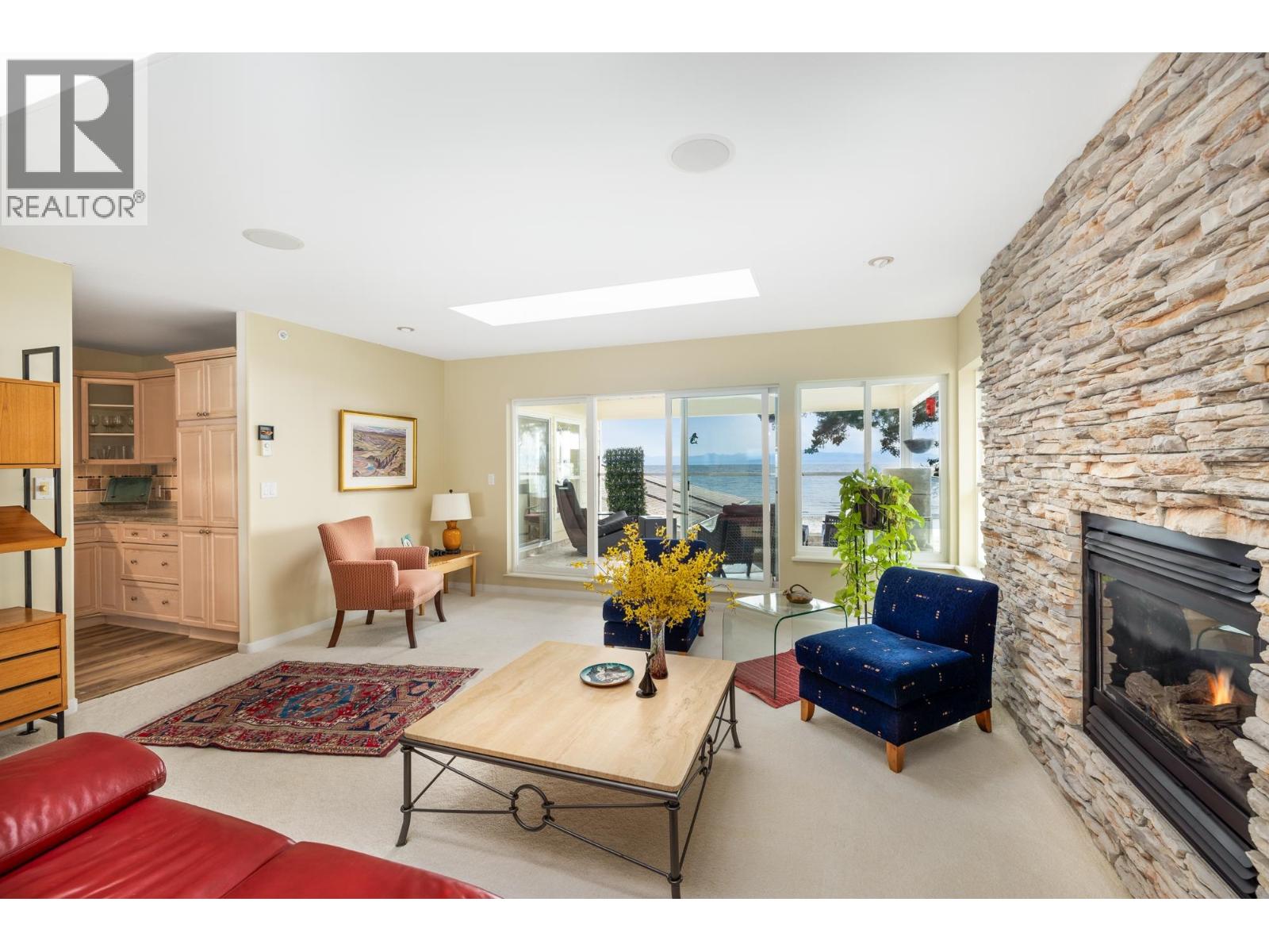 214 1585 Field Road, Sechelt, British Columbia  V7Z 0H1 - Photo 2 - R2995969