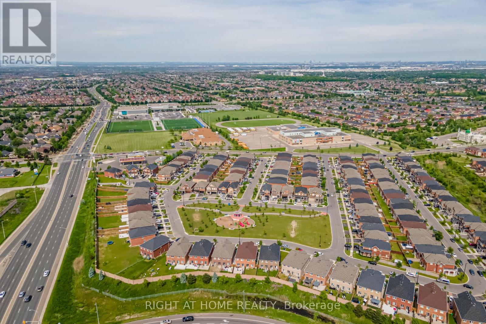 3 Forestgrove Circle, Brampton, Ontario  L6Z 4T2 - Photo 40 - W12498442