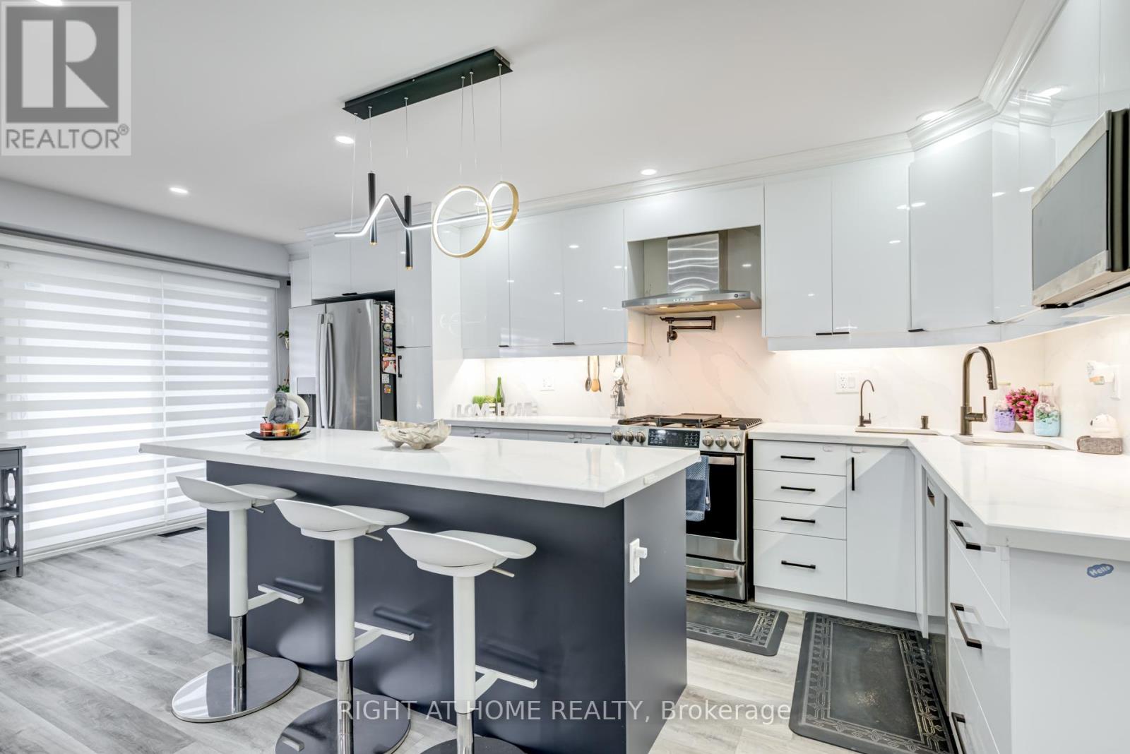 3 Forestgrove Circle, Brampton, Ontario  L6Z 4T2 - Photo 7 - W12498442