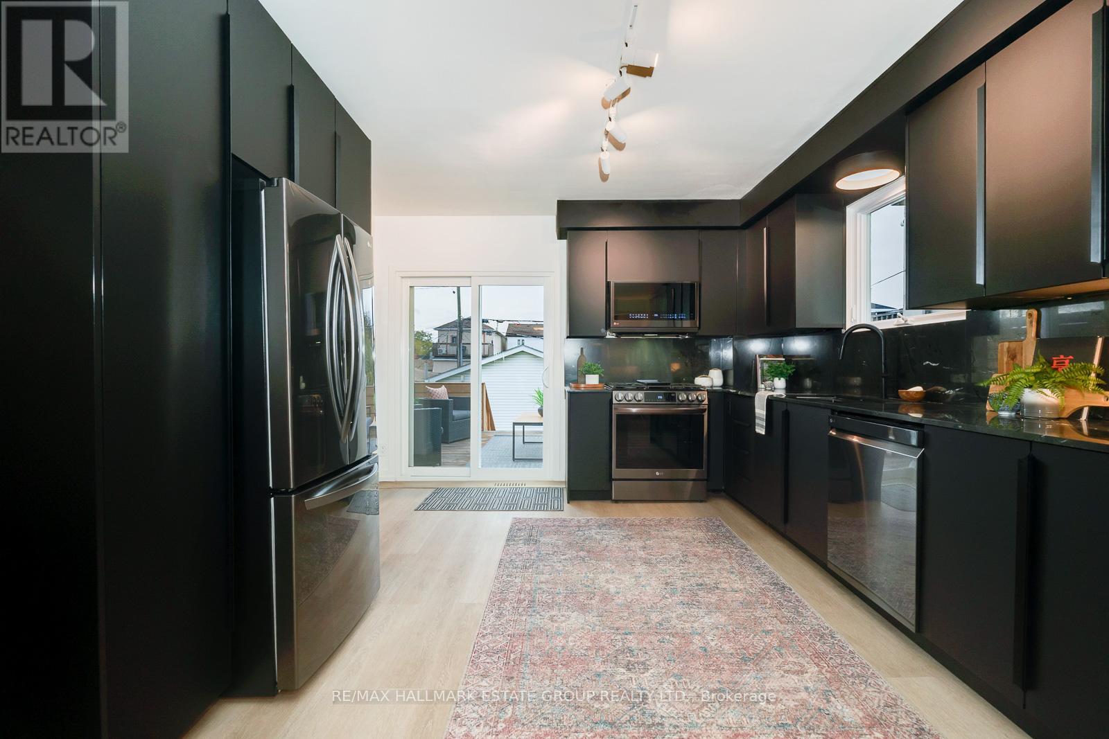 282 Earlscourt Avenue, Toronto, Ontario  M6E 4B8 - Photo 13 - W12498448