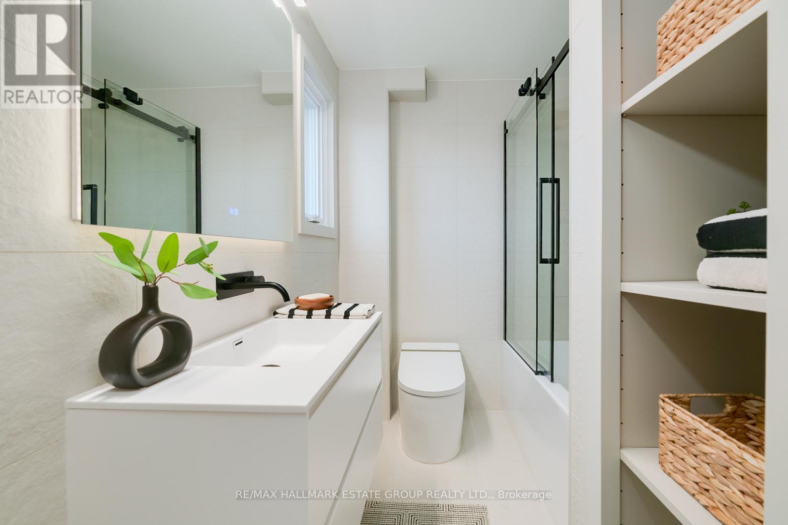 282 Earlscourt Avenue, Toronto, Ontario  M6E 4B8 - Photo 24 - W12498448