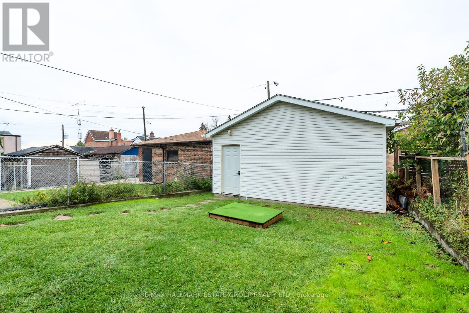 282 Earlscourt Avenue, Toronto, Ontario  M6E 4B8 - Photo 45 - W12498448