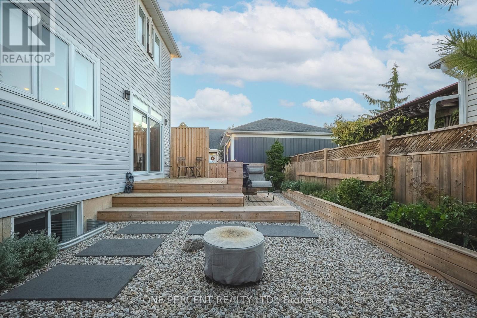 9 Princeton Common, St. Catharines, Ontario  L2N 0B7 - Photo 6 - X12498428