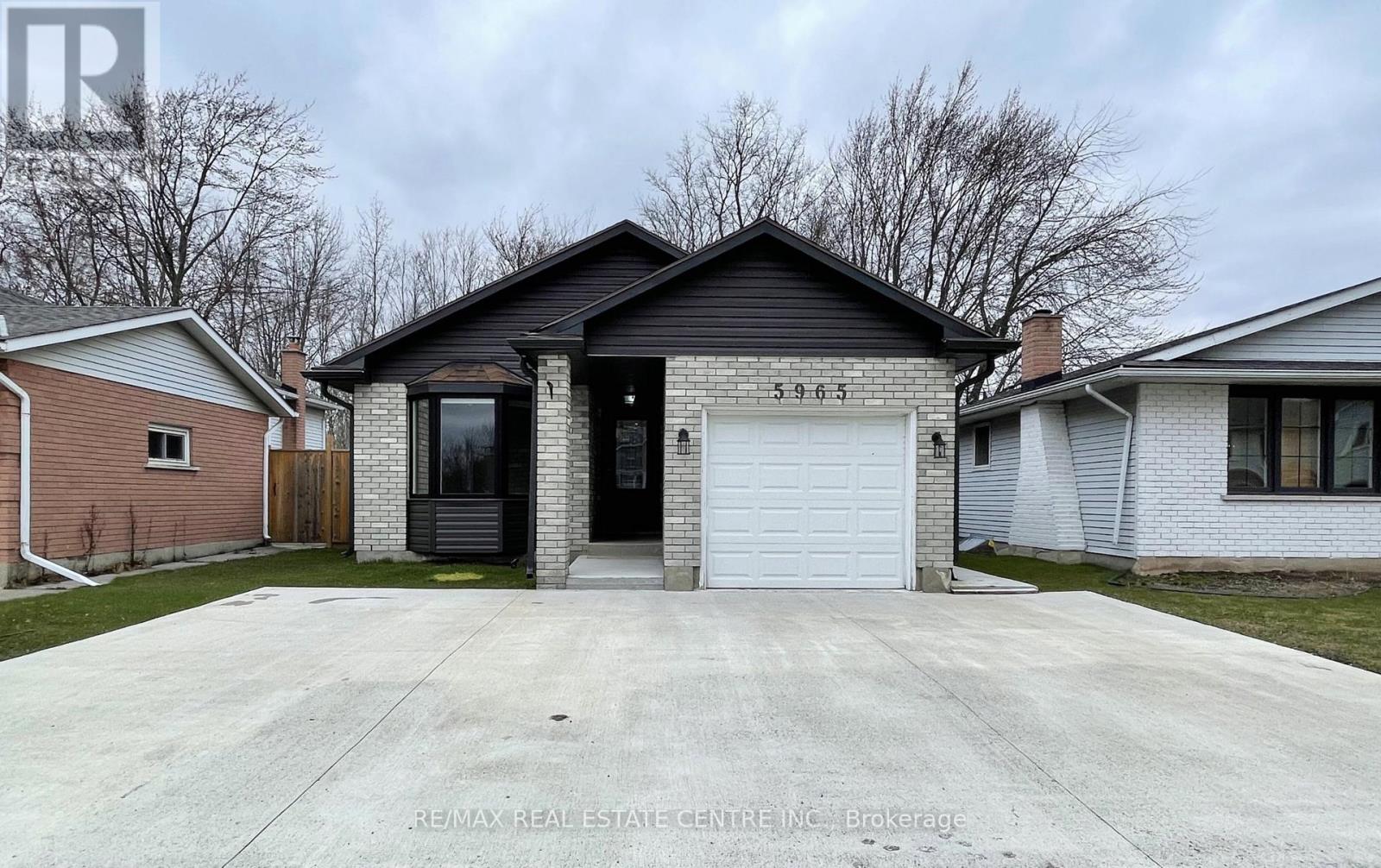 UPPER LEVEL - 5965 CRIMSON DRIVE, Niagara Falls, Ontario