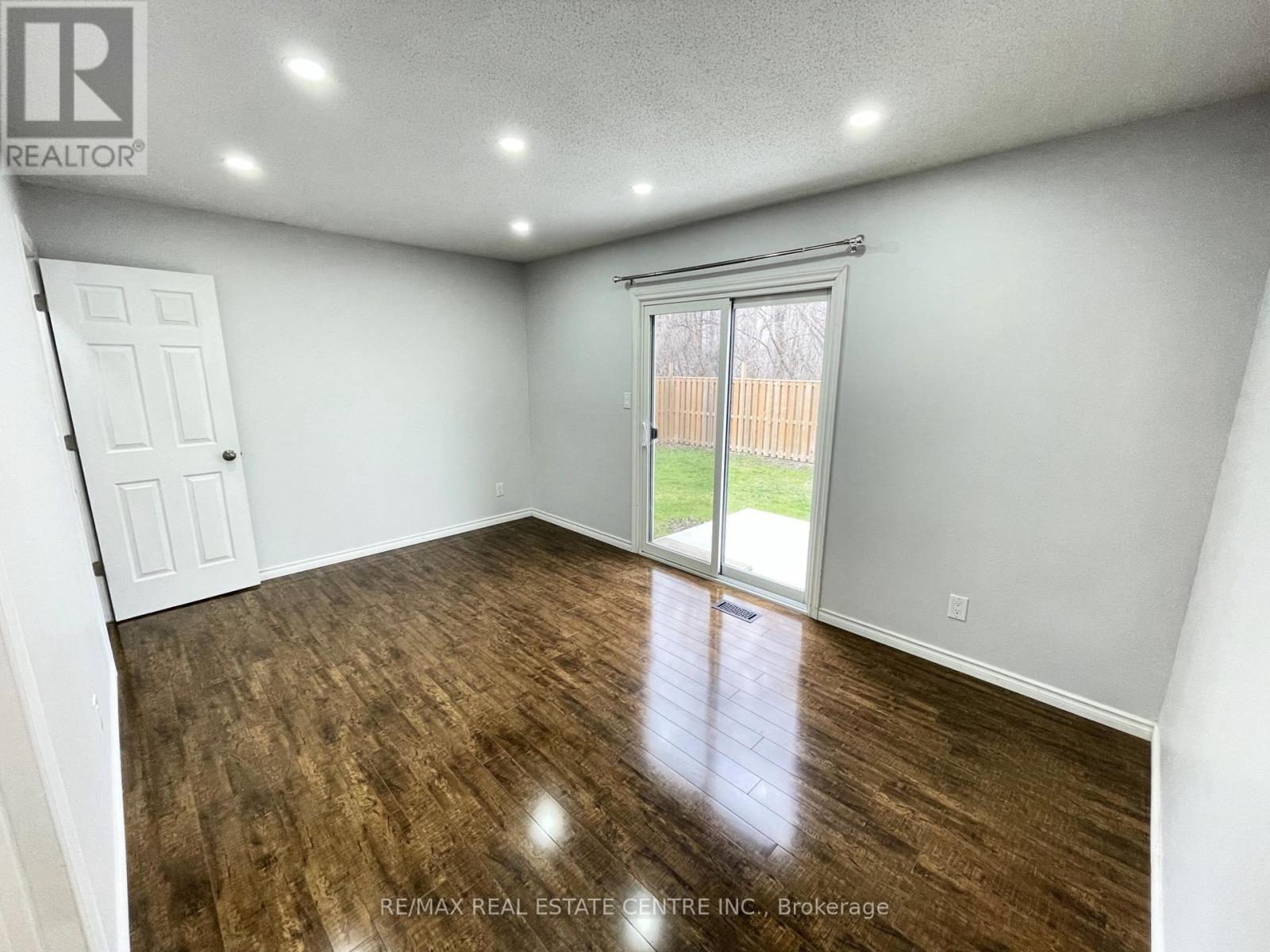 Upper Level - 5965 Crimson Drive, Niagara Falls, Ontario  L2G 7T7 - Photo 12 - X12498458