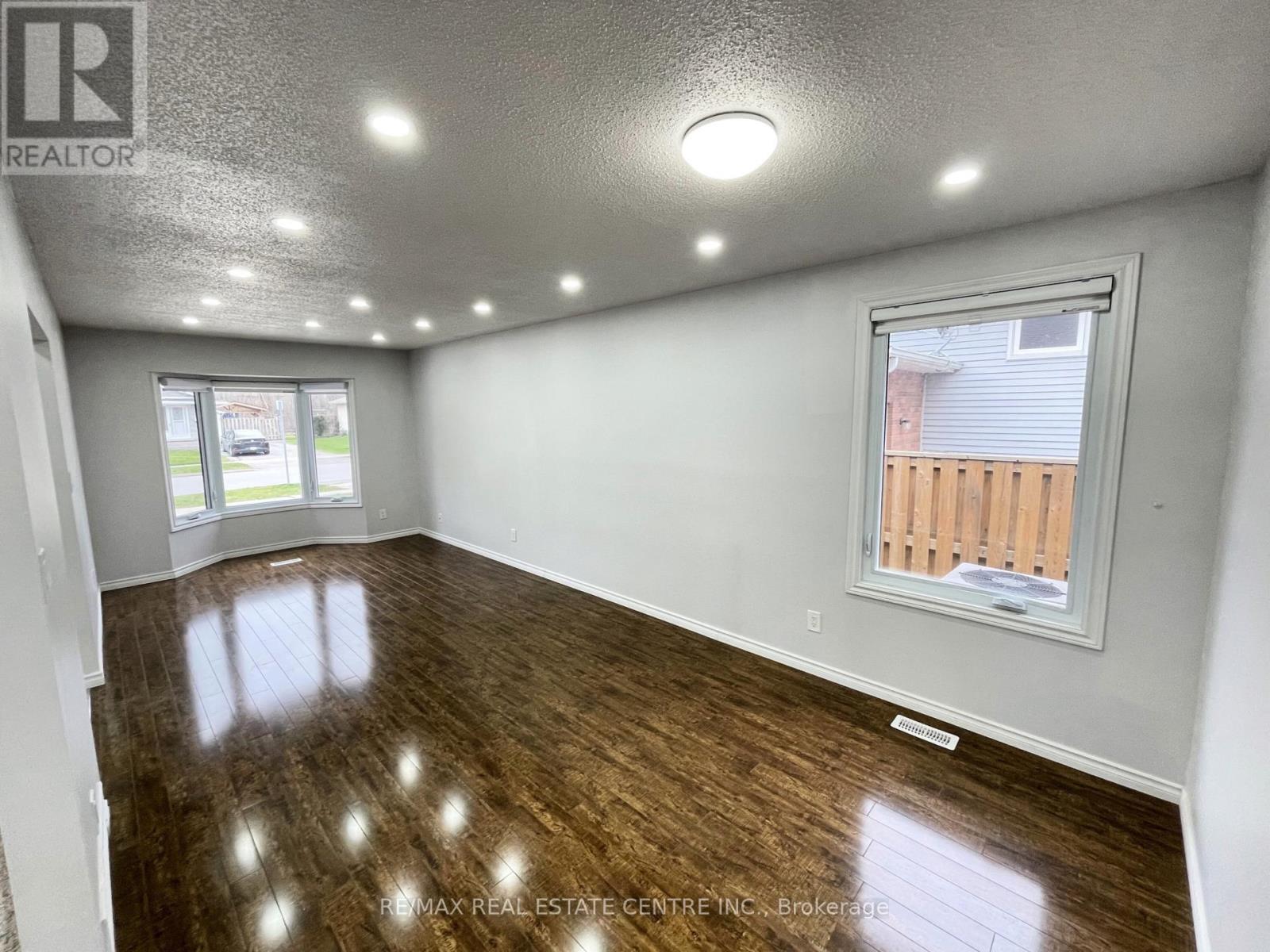 Upper Level - 5965 Crimson Drive, Niagara Falls, Ontario  L2G 7T7 - Photo 6 - X12498458