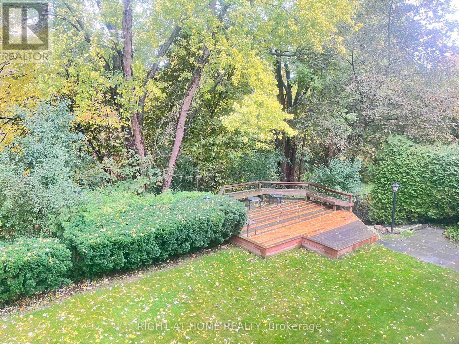 Main - 7 Warlock Crescent, Toronto, Ontario  M2K 2H8 - Photo 25 - C12498490