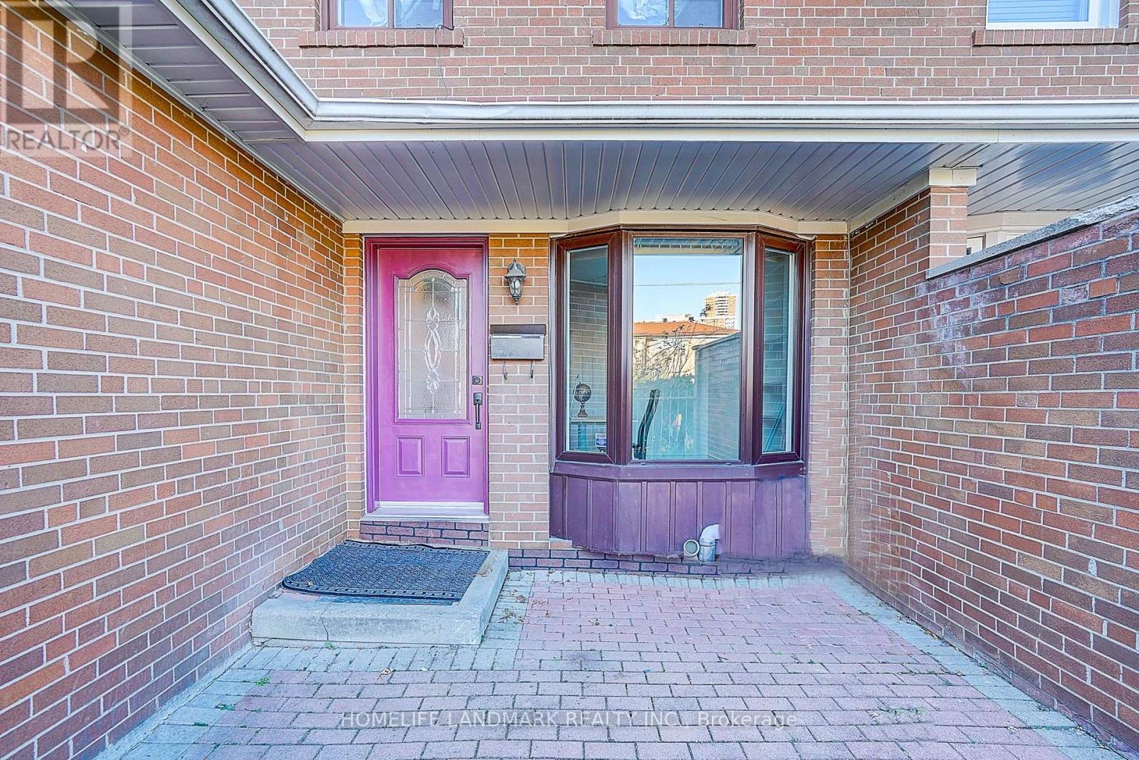 104 Tanjoe Crescent, Toronto, Ontario  M2M 1P7 - Photo 2 - C12498500