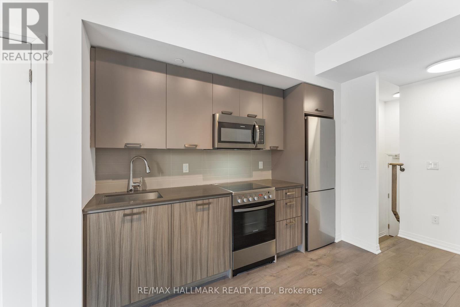 Th 103 - 2301 Danforth Avenue, Toronto (East End-Danforth), Ontario  M4C 1K5 - Photo 10 - E12498492