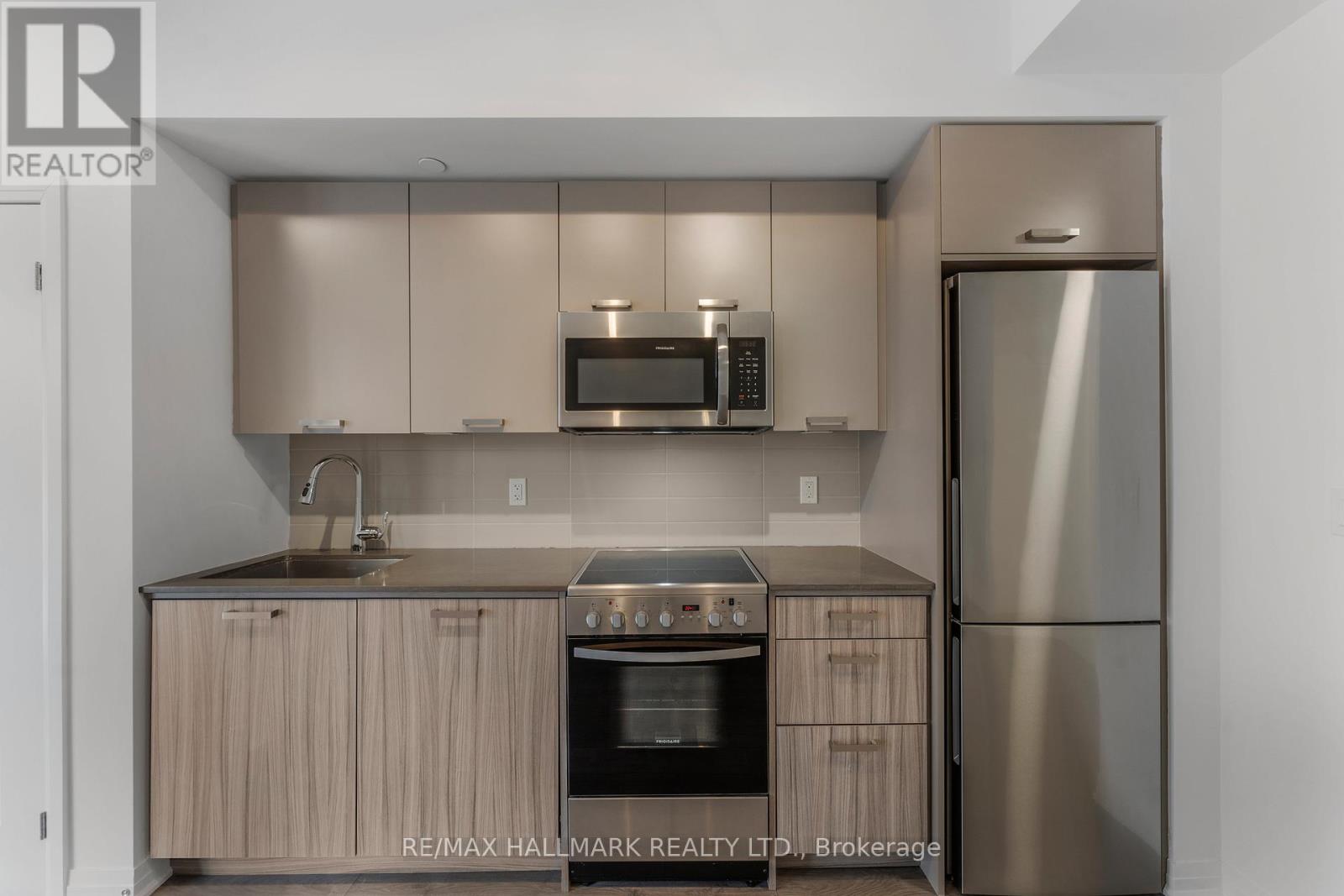 Th 103 - 2301 Danforth Avenue, Toronto (East End-Danforth), Ontario  M4C 1K5 - Photo 12 - E12498492