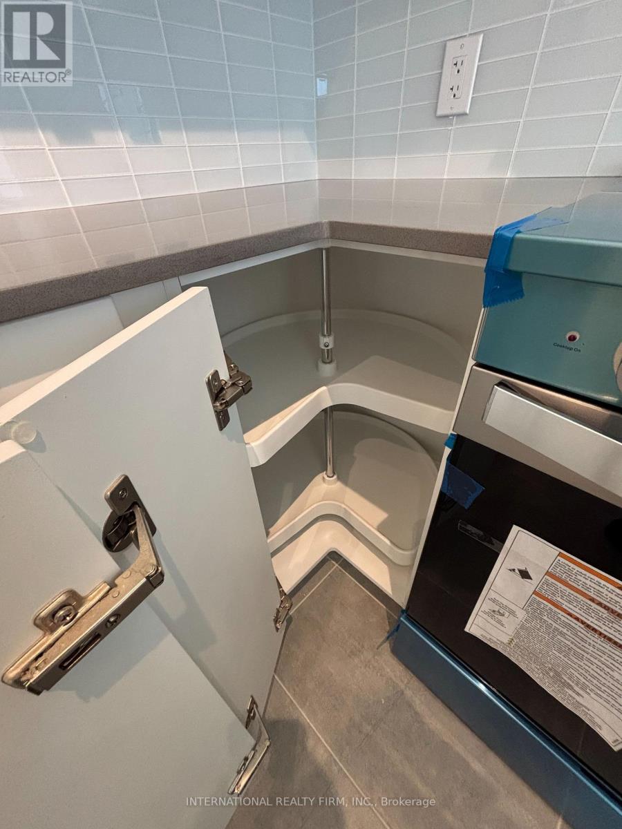 2725 - 3270 Sheppard Avenue E, Toronto, Ontario  M1T 3K3 - Photo 13 - E12498494