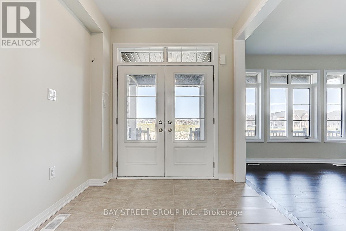 1580 Sharpe Street, Innisfil, Ontario  L9S 0R3 - Photo 2 - N12498470