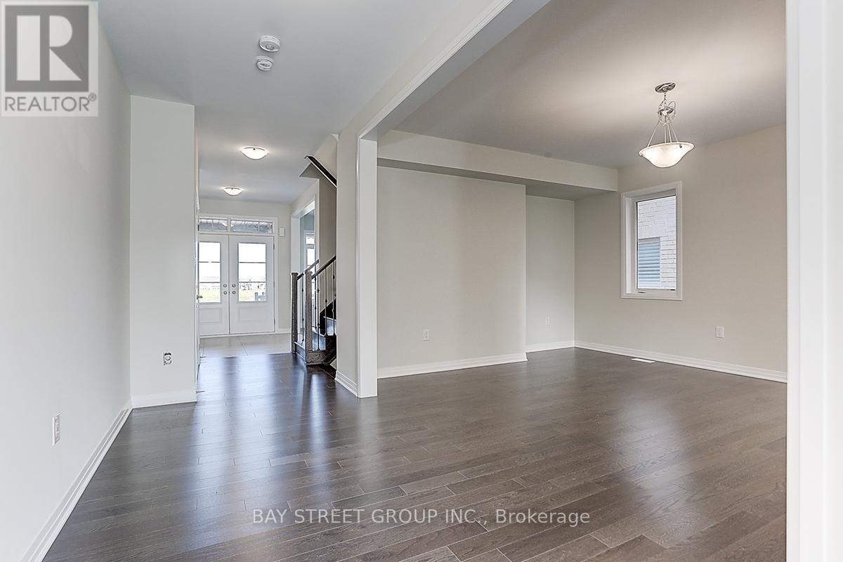 1580 Sharpe Street, Innisfil, Ontario  L9S 0R3 - Photo 3 - N12498470