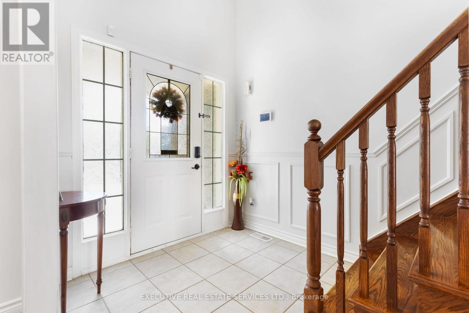 58 Mcmaster Road, Orangeville, Ontario  L9W 5K8 - Photo 4 - W12498472