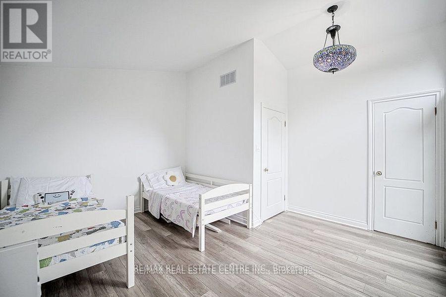 7750 5 Side Road, Milton, Ontario  L9T 2K7 - Photo 28 - W12498482