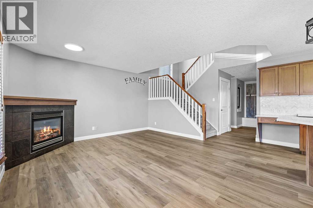 276 Oakmere Close, Chestermere, Alberta  T1X 1L2 - Photo 9 - A2266971