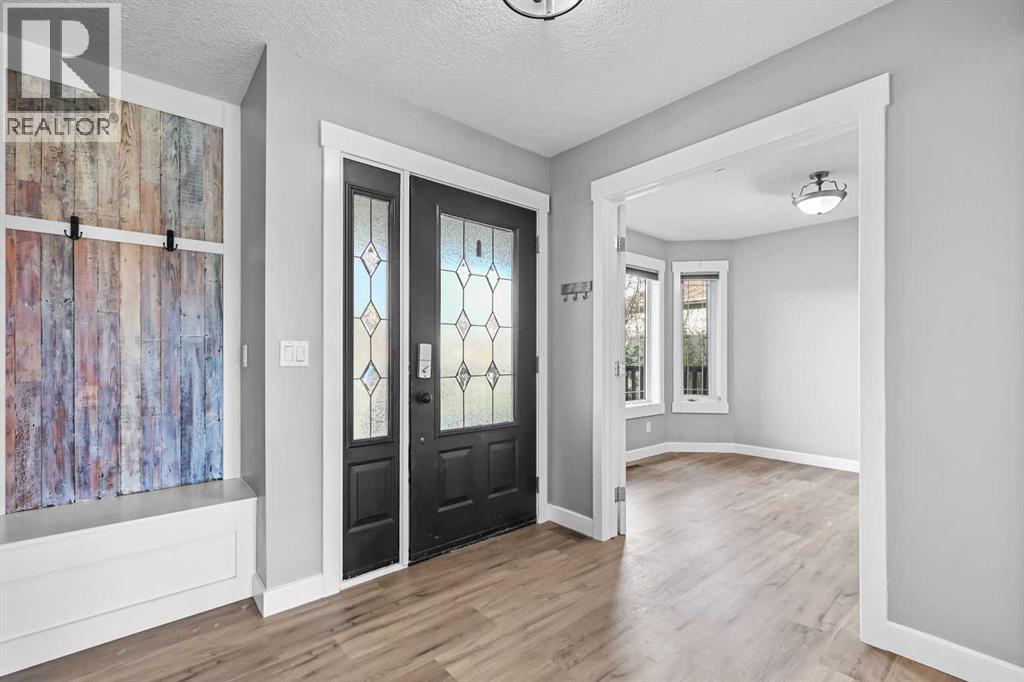 276 Oakmere Close, Chestermere, Alberta  T1X 1L2 - Photo 2 - A2266971