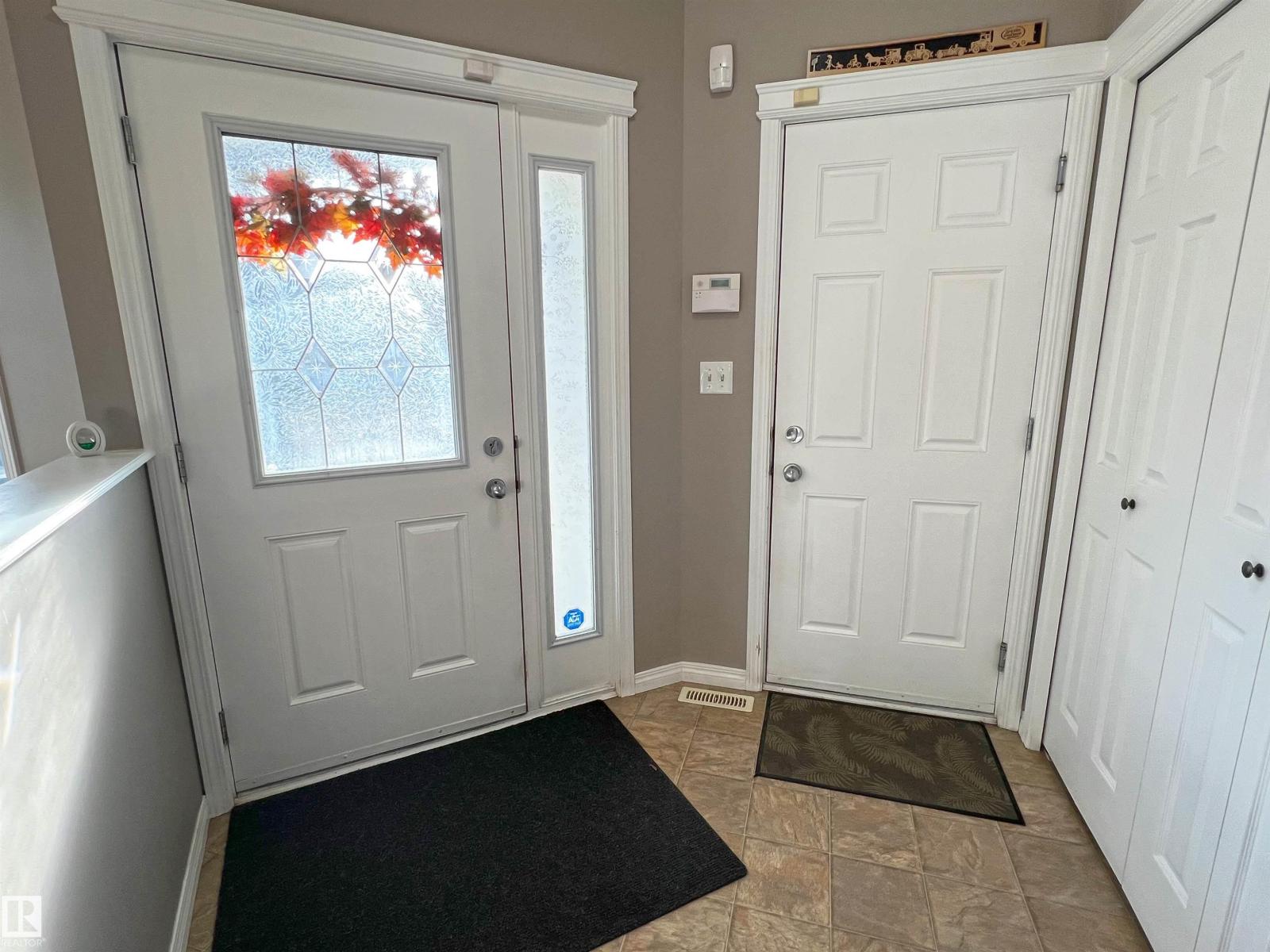 14104 148 Av Nw, Edmonton, Alberta  T6V 0A7 - Photo 4 - E4464345