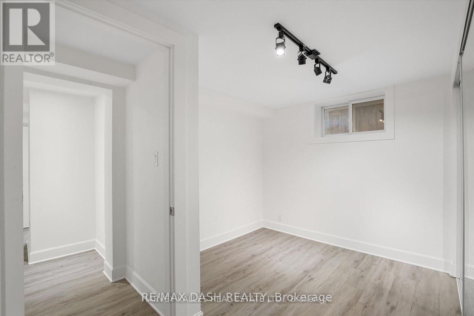 1 - 263 Boston Avenue, Toronto, Ontario  M4M 2V4 - Photo 10 - E12411346