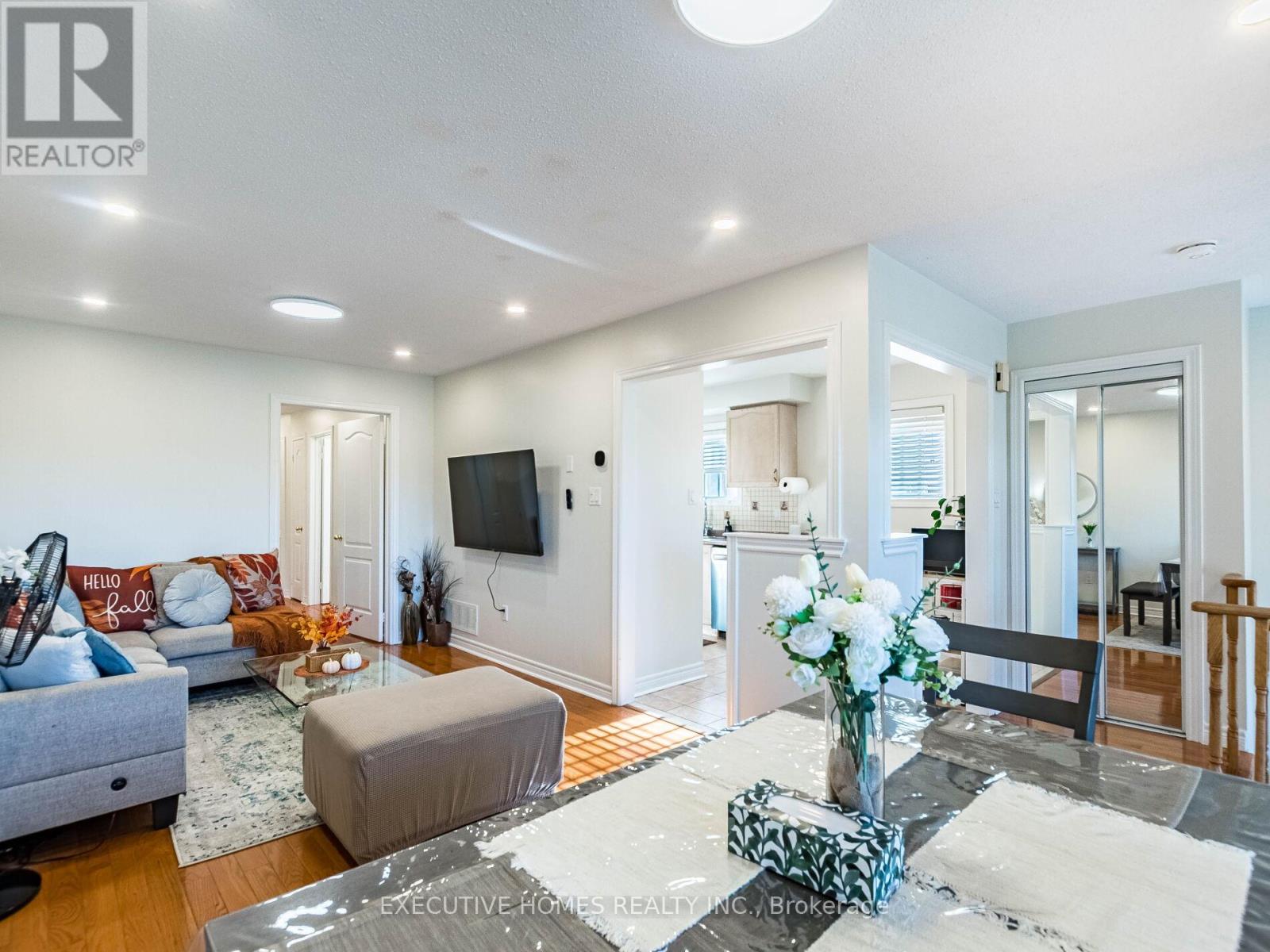 5321 Red Brush Drive, Mississauga, Ontario  L4Z 3Z5 - Photo 12 - W12482888