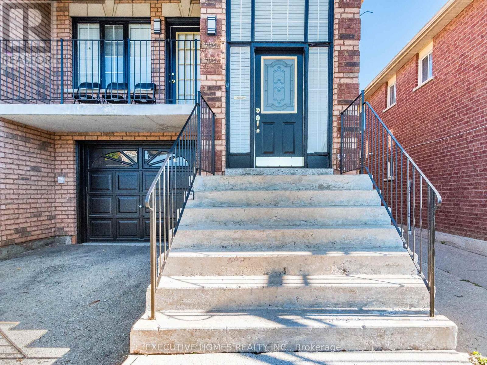 5321 Red Brush Drive, Mississauga, Ontario  L4Z 3Z5 - Photo 2 - W12482888