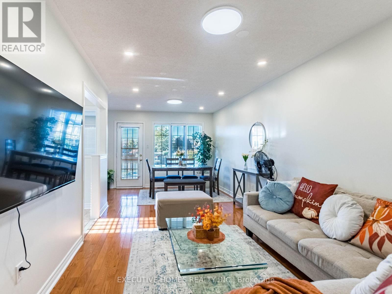 5321 Red Brush Drive, Mississauga, Ontario  L4Z 3Z5 - Photo 9 - W12482888