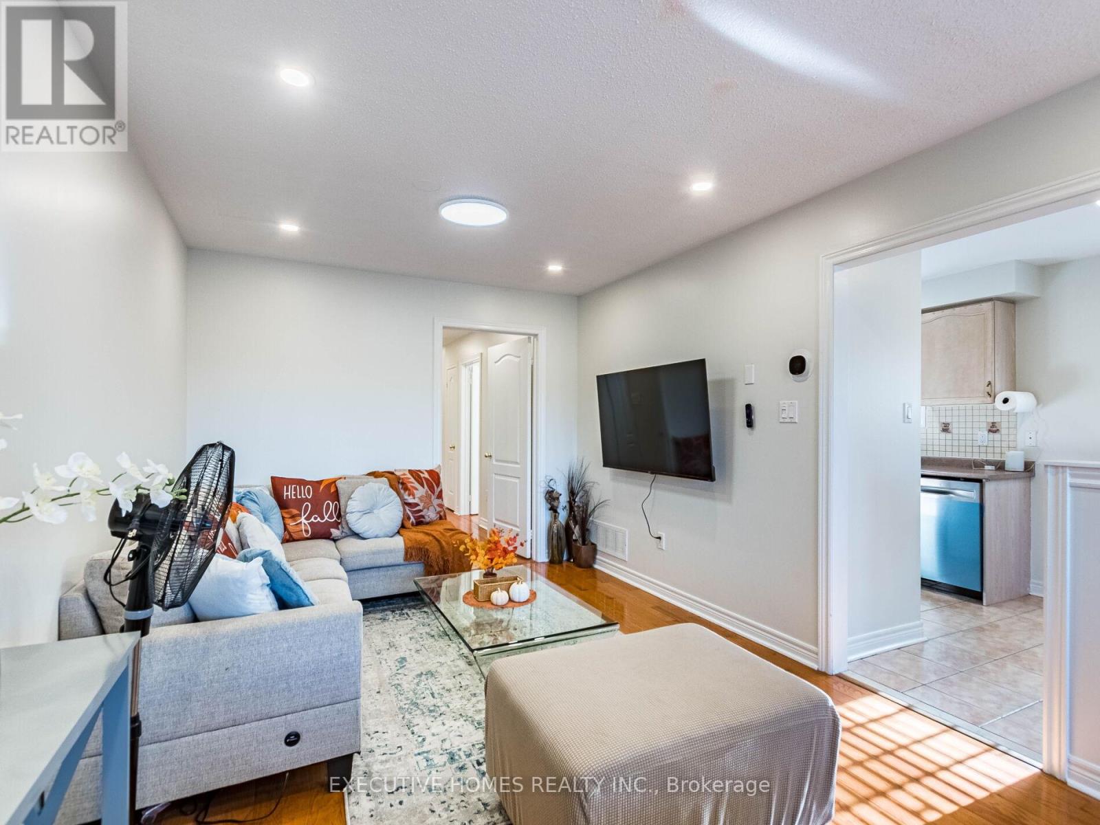 5321 Red Brush Drive, Mississauga, Ontario  L4Z 3Z5 - Photo 6 - W12482888