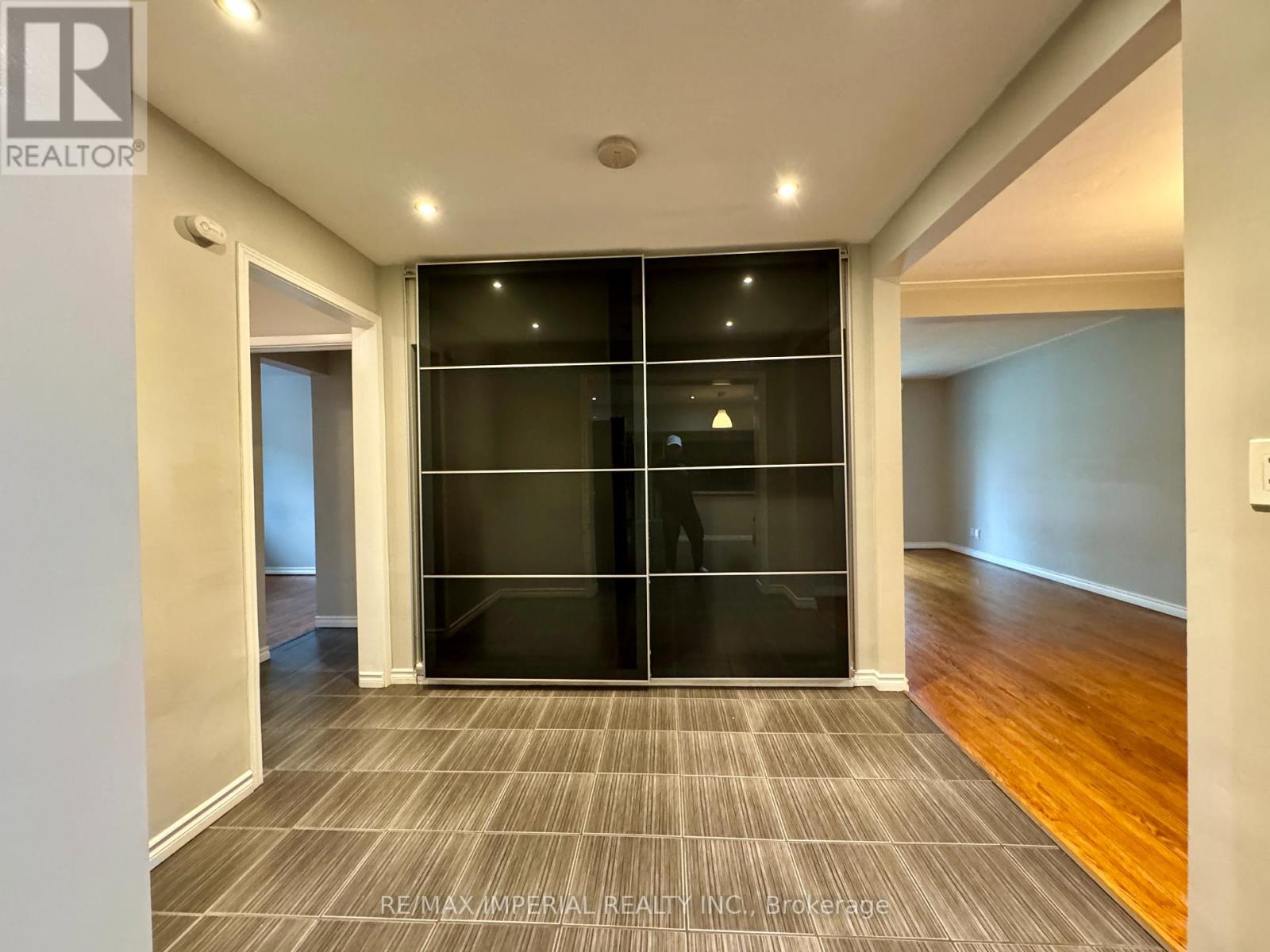 Main - 30 Ivordale Crescent, Toronto, Ontario  M1R 2W6 - Photo 13 - E12494556