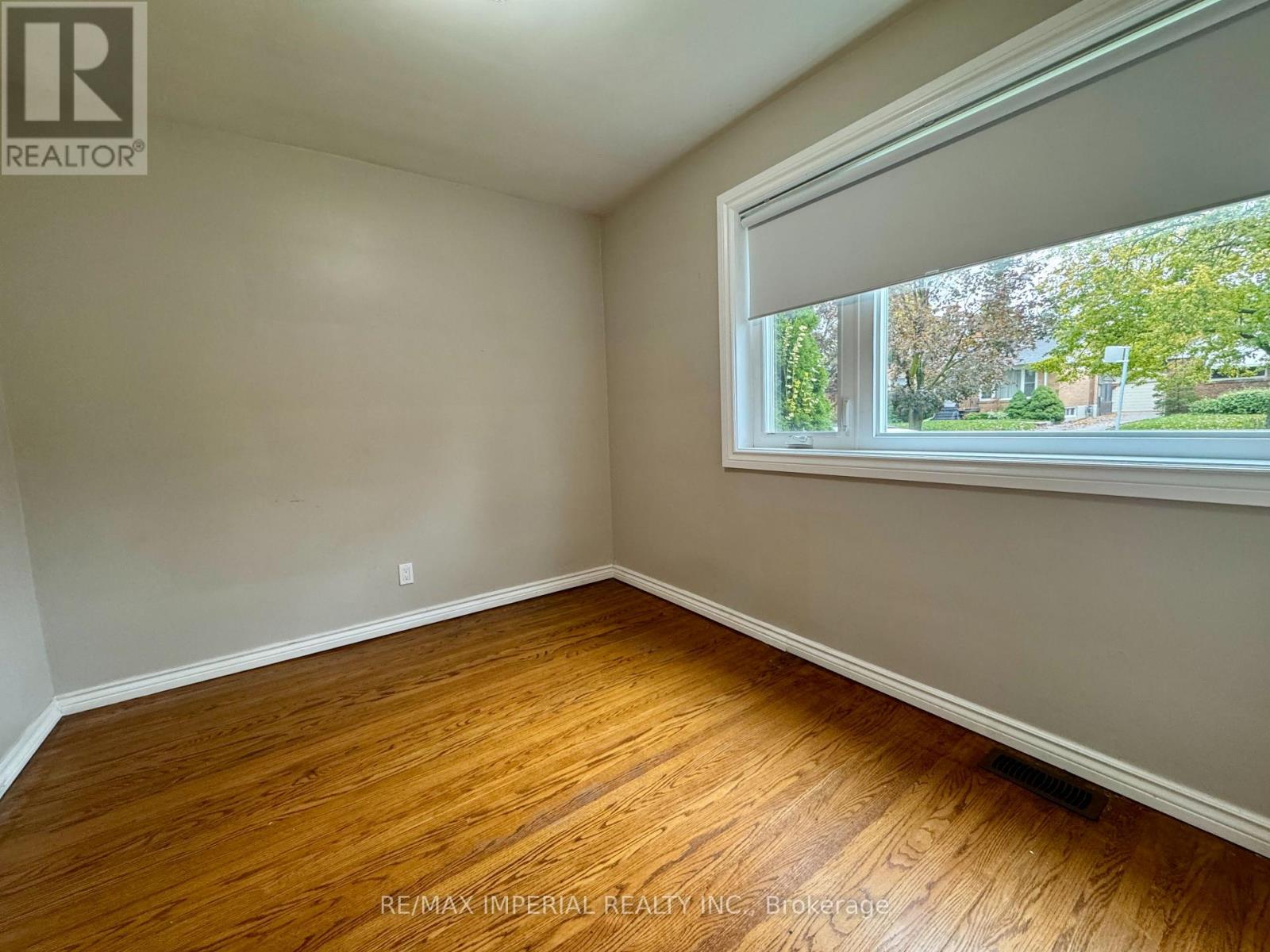 Main - 30 Ivordale Crescent, Toronto, Ontario  M1R 2W6 - Photo 9 - E12494556