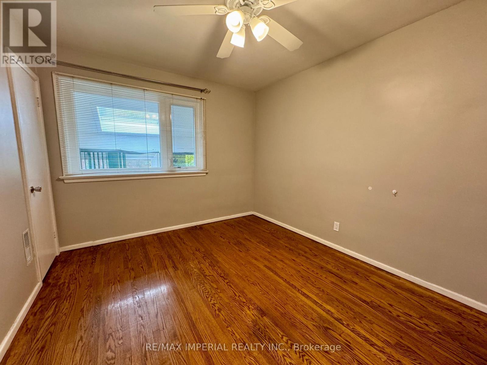 Main - 30 Ivordale Crescent, Toronto, Ontario  M1R 2W6 - Photo 17 - E12494556