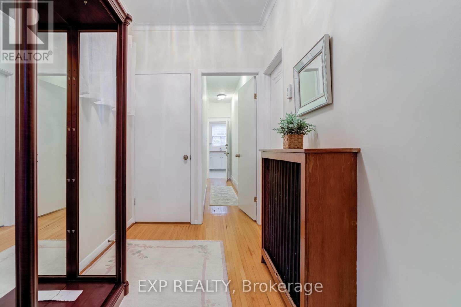 Main - 271 Lauder Avenue, Toronto, Ontario  M6E 3H5 - Photo 3 - C12498502