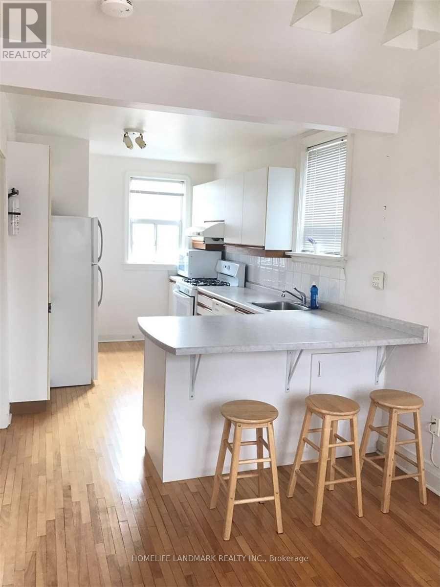 15 Craigmore Crescent, Toronto, Ontario  M2N 2Y2 - Photo 3 - C12498528