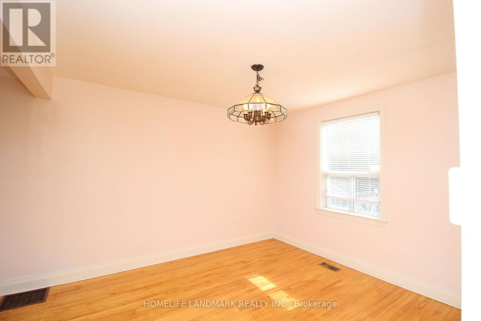 15 Craigmore Crescent, Toronto, Ontario  M2N 2Y2 - Photo 5 - C12498528