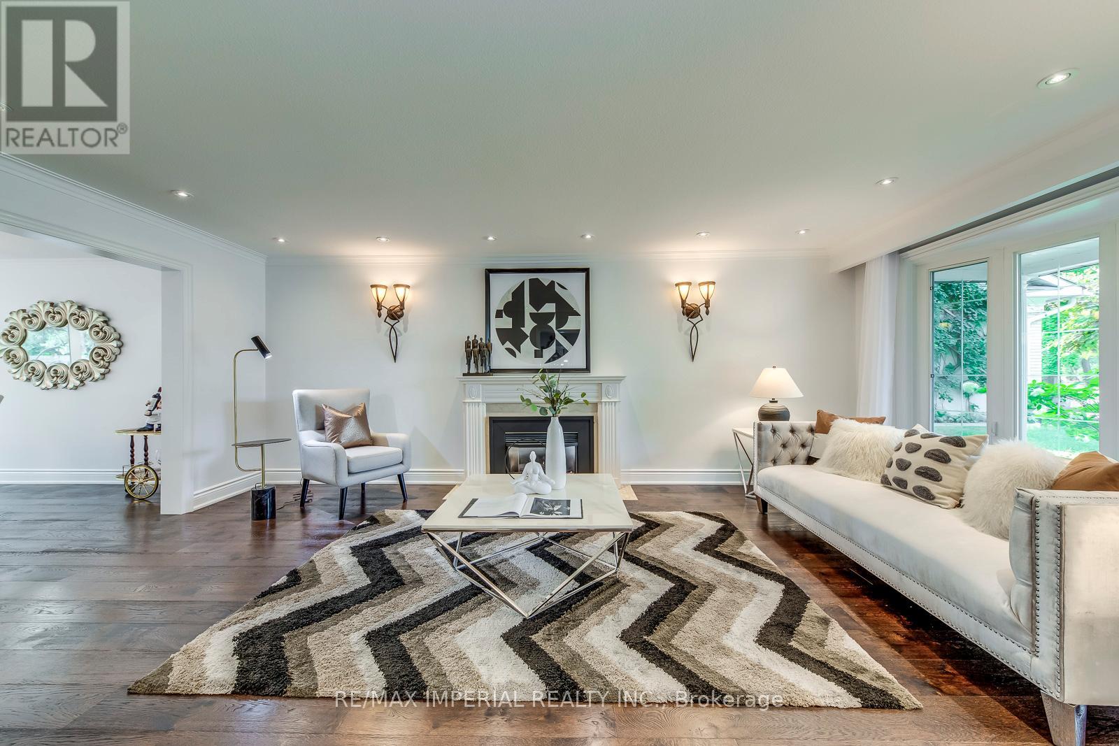 8 Medalist Road, Toronto (St. Andrew-Windfields), Ontario  M2P 1Y3 - Photo 10 - C12498530