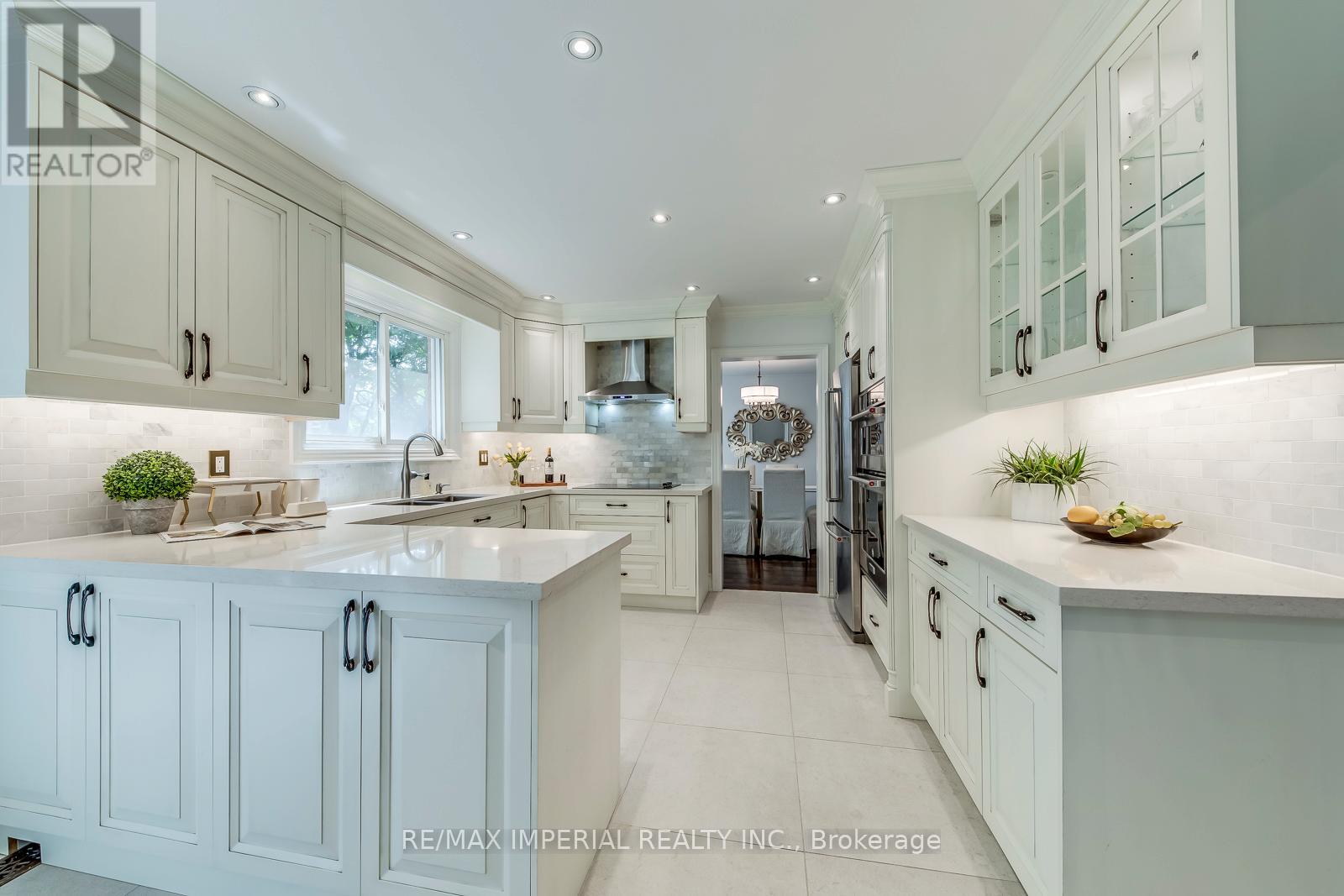 8 Medalist Road, Toronto (St. Andrew-Windfields), Ontario  M2P 1Y3 - Photo 17 - C12498530