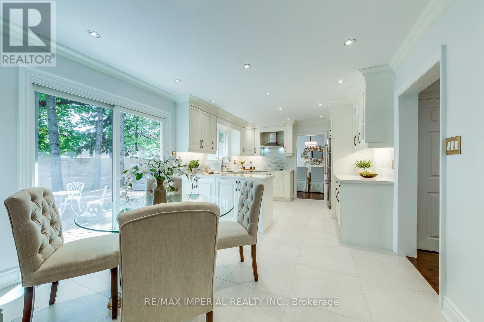 8 Medalist Road, Toronto (St. Andrew-Windfields), Ontario  M2P 1Y3 - Photo 19 - C12498530