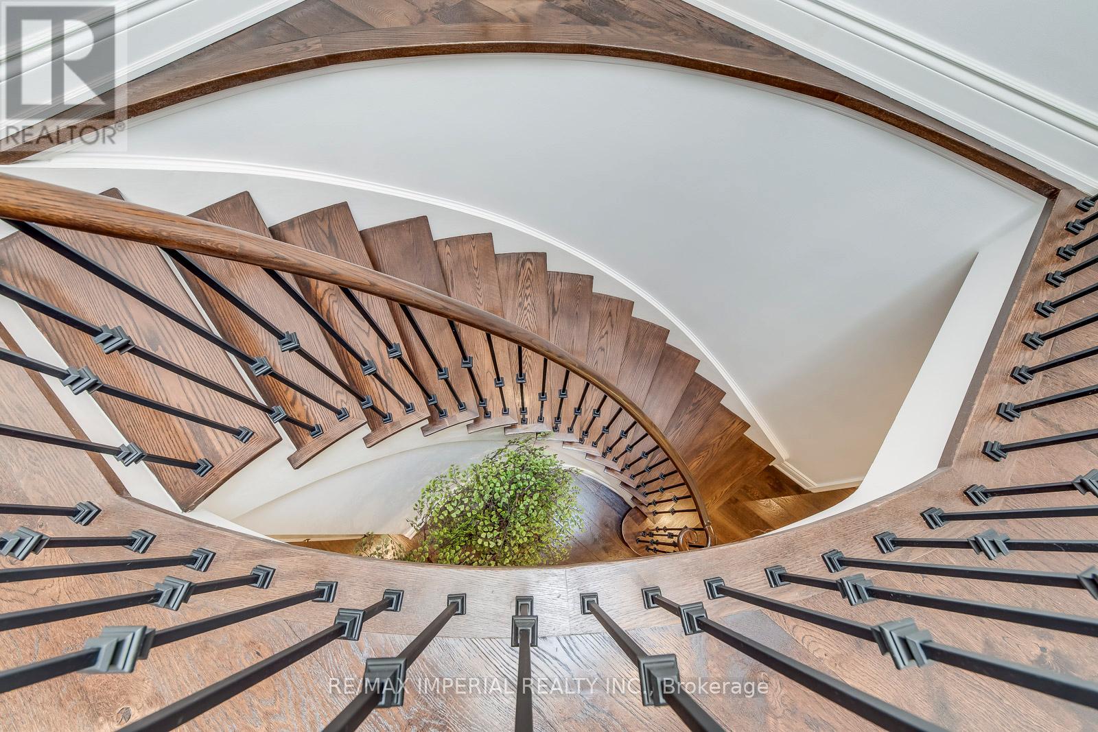 8 Medalist Road, Toronto (St. Andrew-Windfields), Ontario  M2P 1Y3 - Photo 27 - C12498530