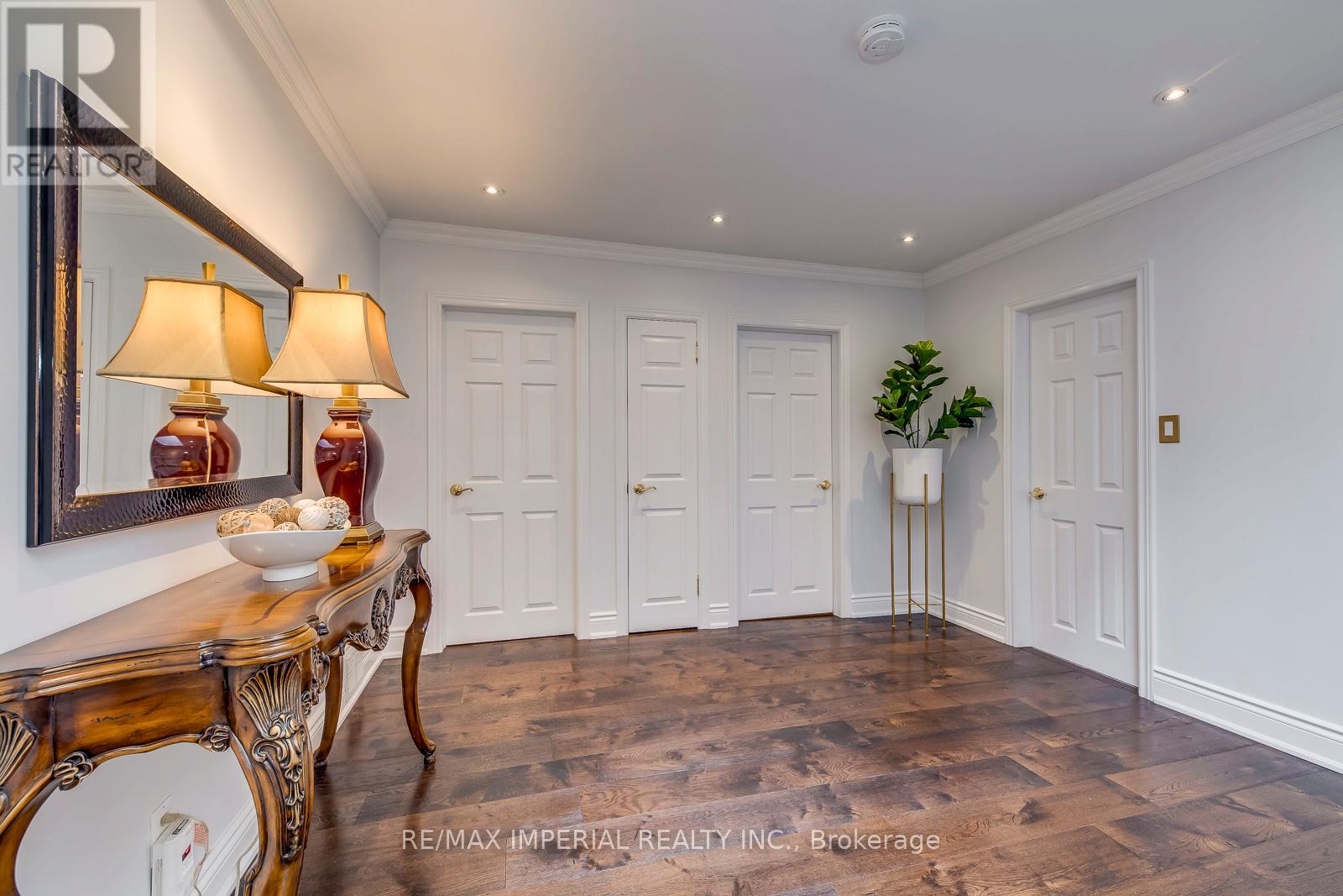 8 Medalist Road, Toronto (St. Andrew-Windfields), Ontario  M2P 1Y3 - Photo 29 - C12498530