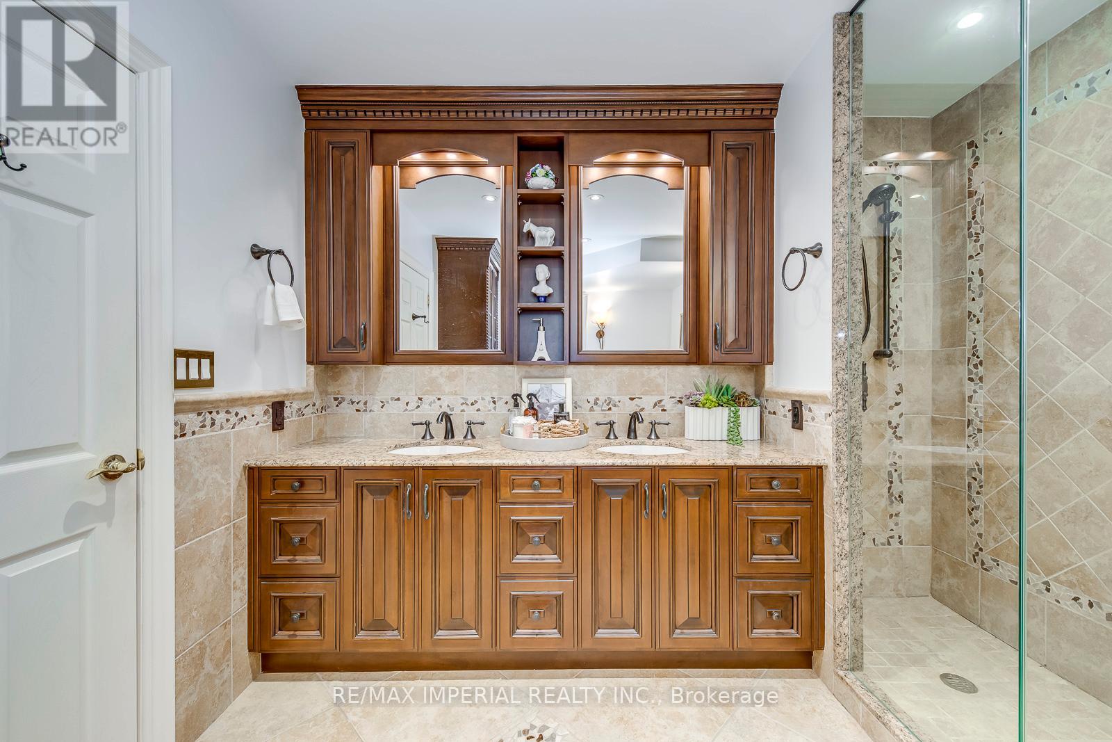 8 Medalist Road, Toronto (St. Andrew-Windfields), Ontario  M2P 1Y3 - Photo 40 - C12498530