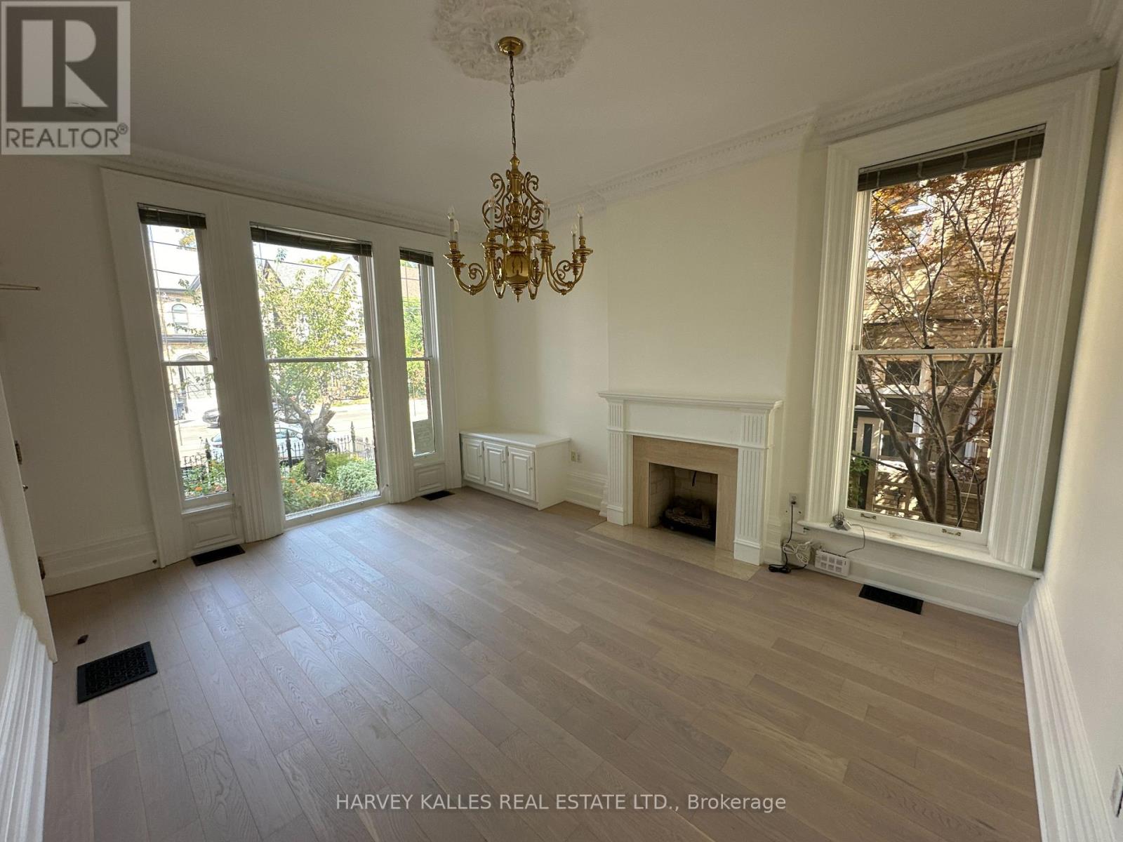 211 Carlton Street, Toronto, Ontario  M5A 2K9 - Photo 5 - C12498536