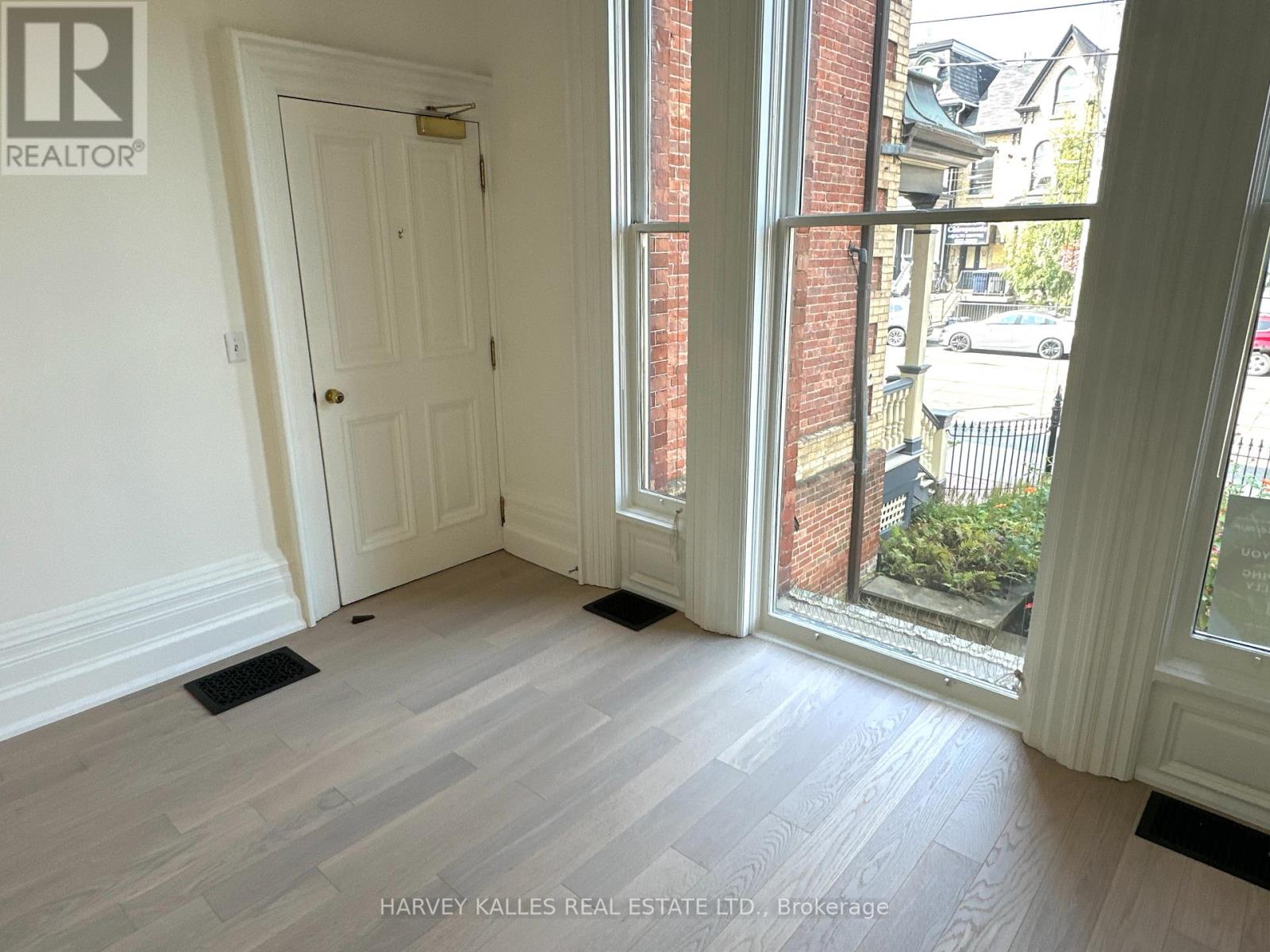 211 Carlton Street, Toronto, Ontario  M5A 2K9 - Photo 7 - C12498536