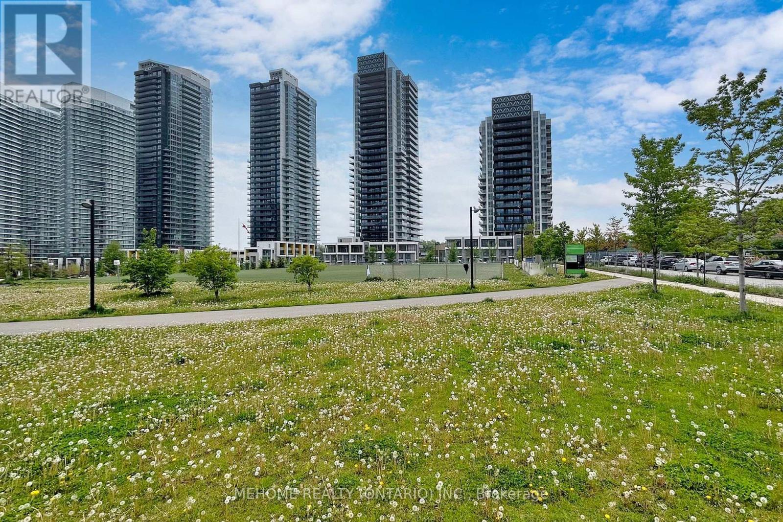 1608 - 95 MCMAHON DRIVE E, Toronto, Ontario