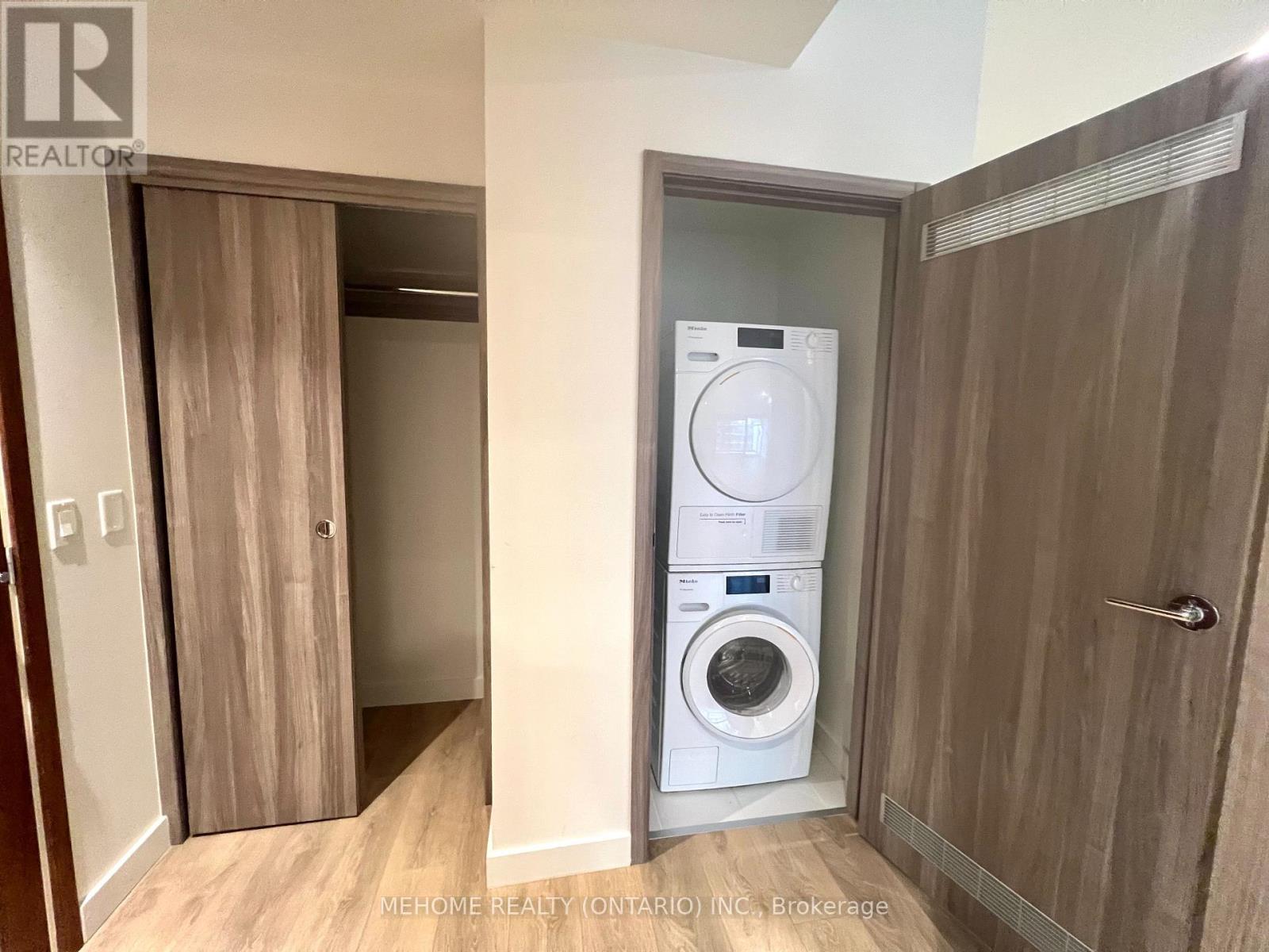 1608 - 95 Mcmahon Drive E, Toronto, Ontario  M2K 0H2 - Photo 4 - C12498538