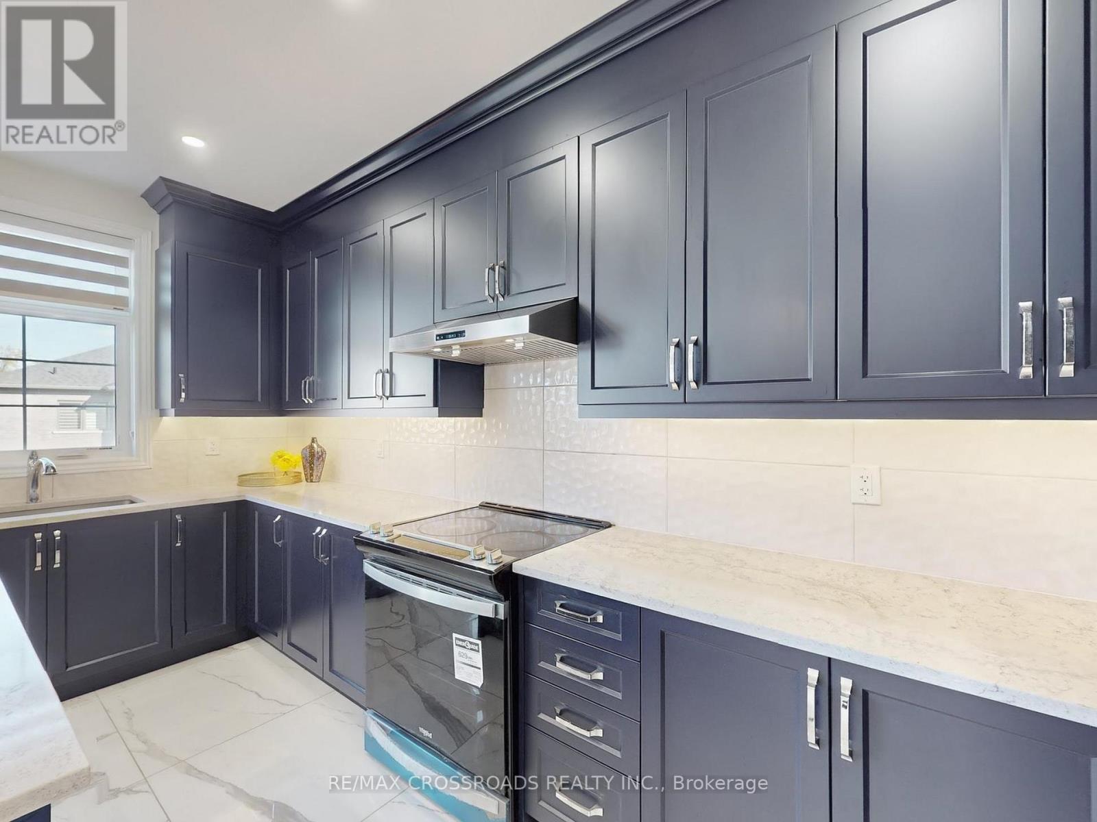 62 Kentledge Avenue, East Gwillimbury (Holland Landing), Ontario  L9N 0V9 - Photo 14 - N12498512